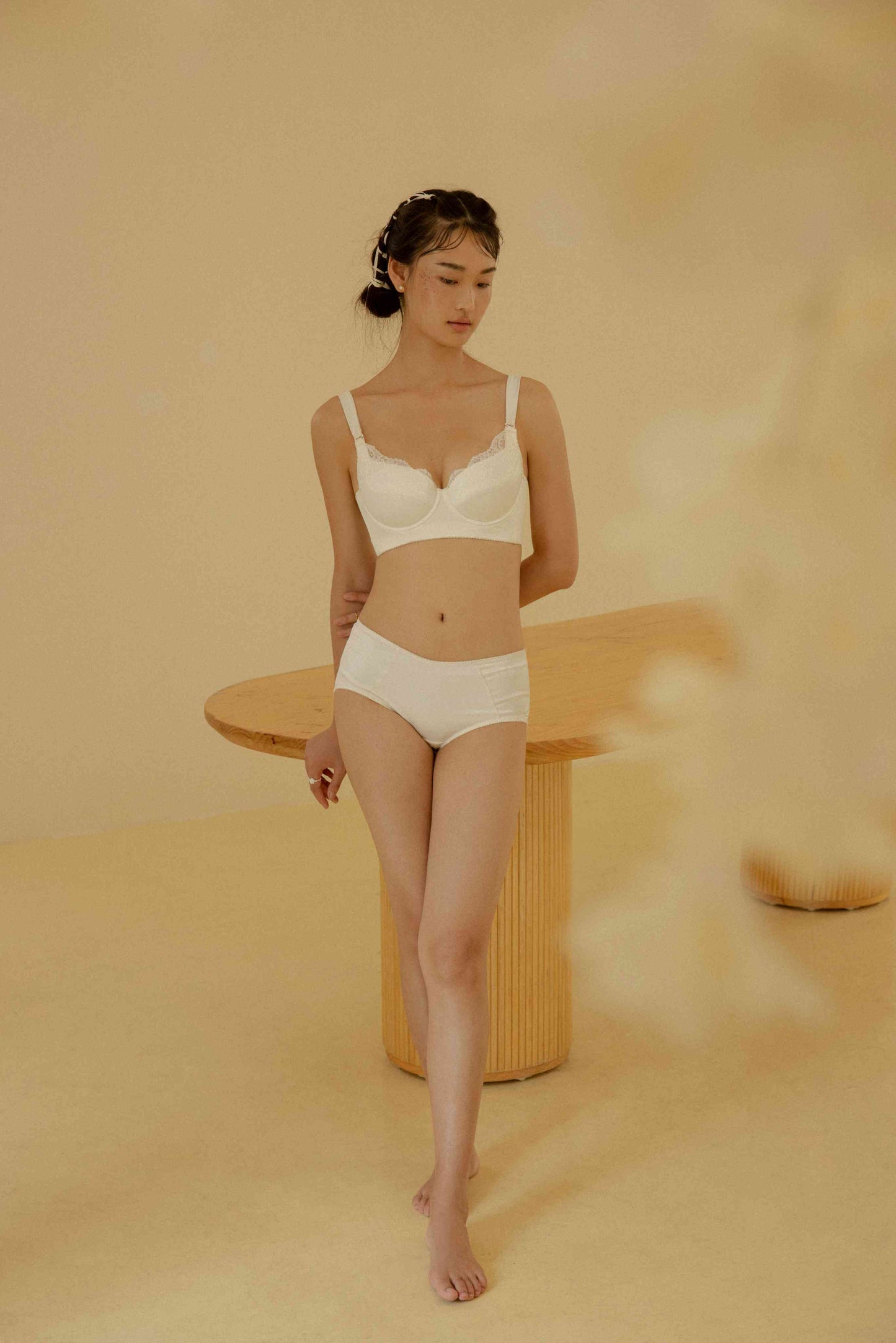 重璞塑身內衣 - 女主角款 | 光面蕾絲調整型內衣(白/粉/黑) | 針對下垂、副乳、外擴,打造美好胸型